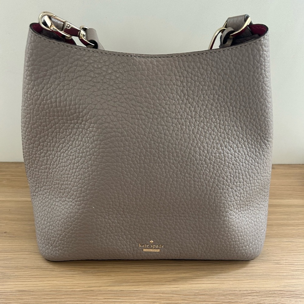 Kate Spade leather shoulder purse.